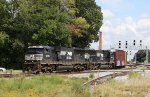 NS 6995 & 6989 lead train P61 westbound